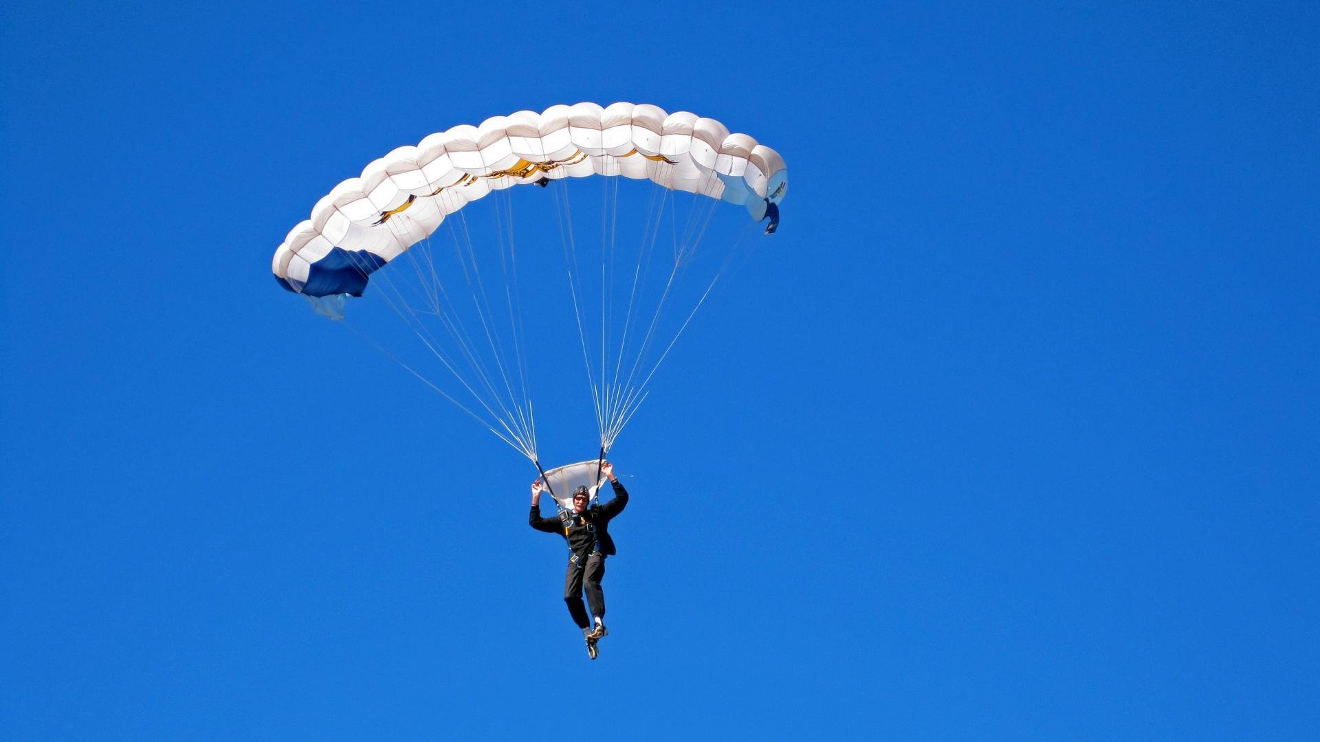 光明记忆未来之战线上排位赛精彩纷呈，光明未来梗