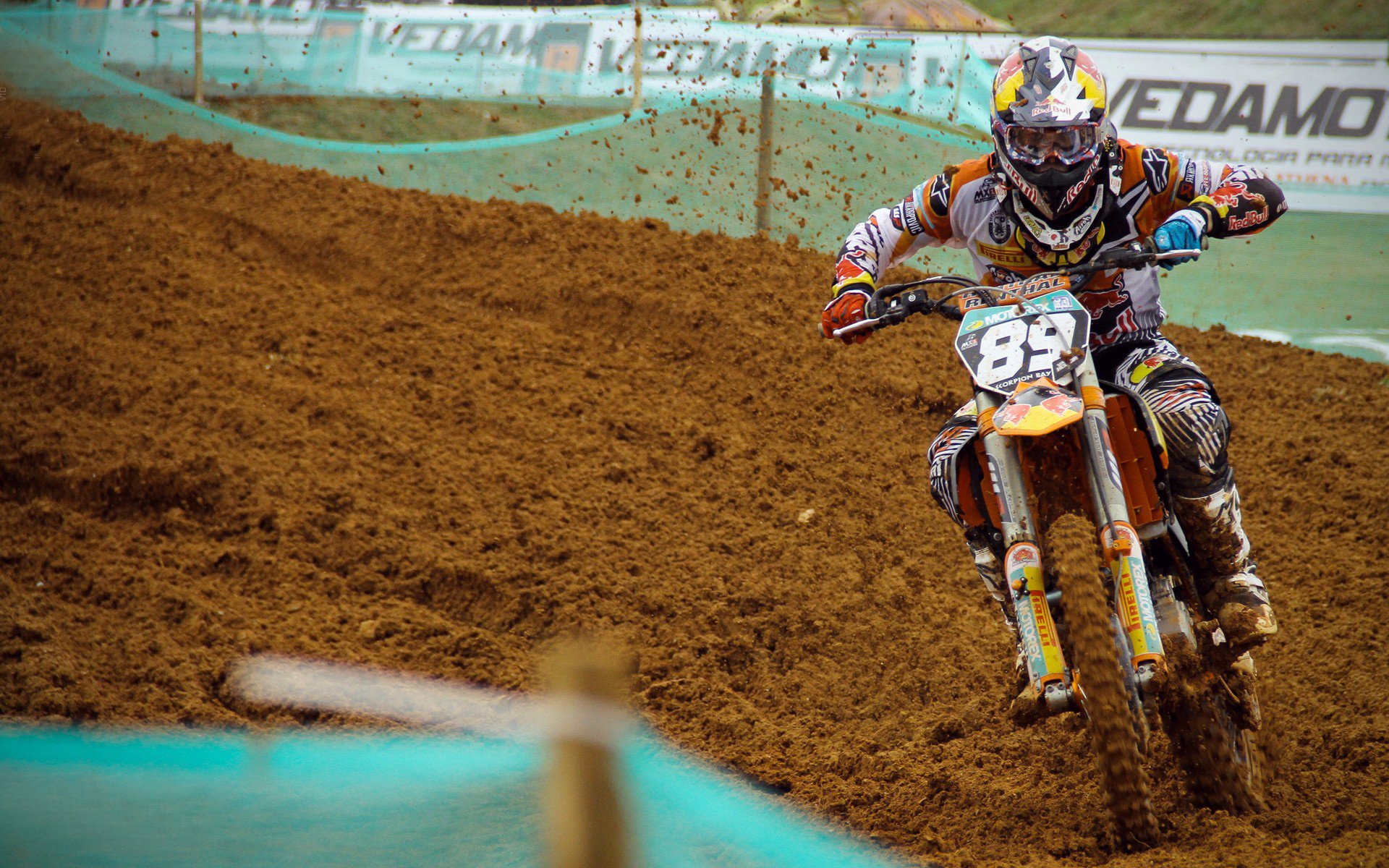 青年足球联赛现场,激情燃烧的绿茵场,青年竞技足球俱乐部